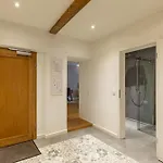 Apartment 90 Qm Business&group I Altstadt I 6 Schlafplätze In 3 Betten I 2 Arbeitsplätze I Wifi&lan I Fitness I Self Check-in *