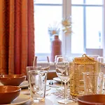Apartment 90 Qm Business&group I Altstadt I 6 Schlafplätze In 3 Betten I 2 Arbeitsplätze I Wifi&lan I Fitness I Self Check-in *