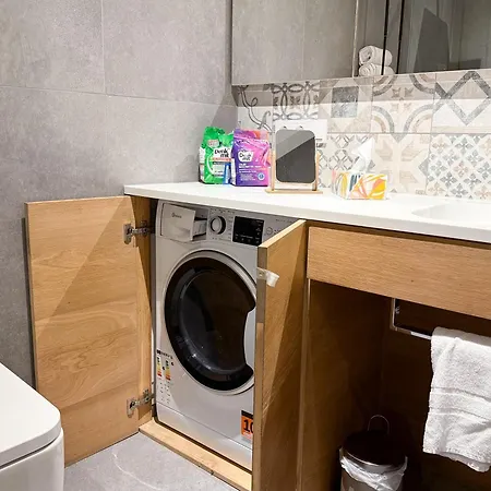 Art Loft Altstadt I 90 Qm I 2 Schlafzimmer I 2 Arbeitsplaetze I 6 Gaeste Apartment *