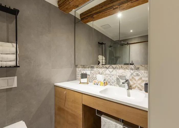 Art Loft Altstadt I 90 Qm I 2 Schlafzimmer I 2 Arbeitsplaetze I 6 Gaeste Apartment *